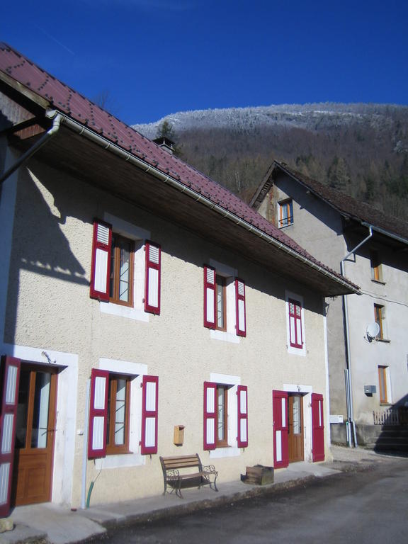 La Chouette A L'Heure Du Pinson Bed & Breakfast Saint-Pierre-d'Entremont  Exterior photo