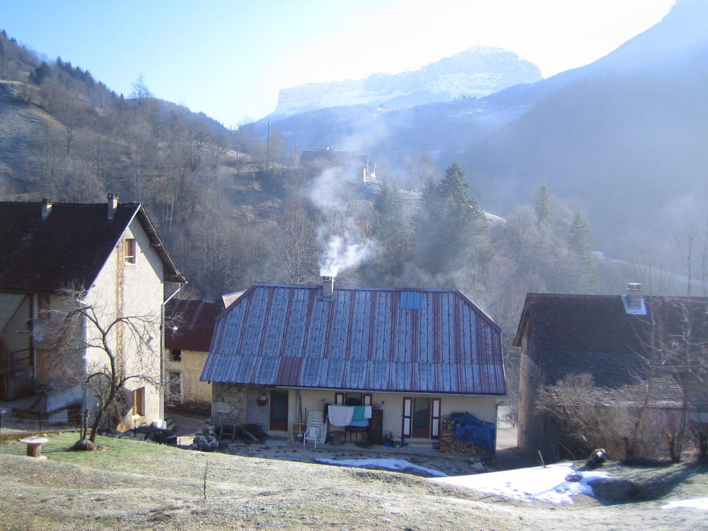 La Chouette A L'Heure Du Pinson Bed & Breakfast Saint-Pierre-d'Entremont  Exterior photo